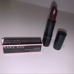 COPY - Mary Kay matte lipstick color puro mirtillo